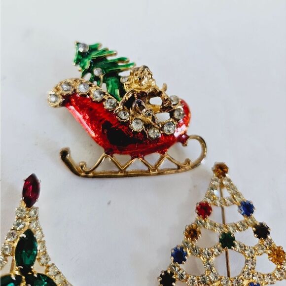 Vintage Set of Tree Rhinestone Enamel Christmas Holiday Tree Sleigh Brooch Pins - Picture 5 of 9